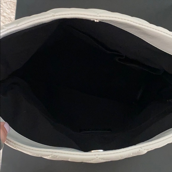 Chanel Quilted Sac Divers Large Shoulder Bag - Picture 11 of 16